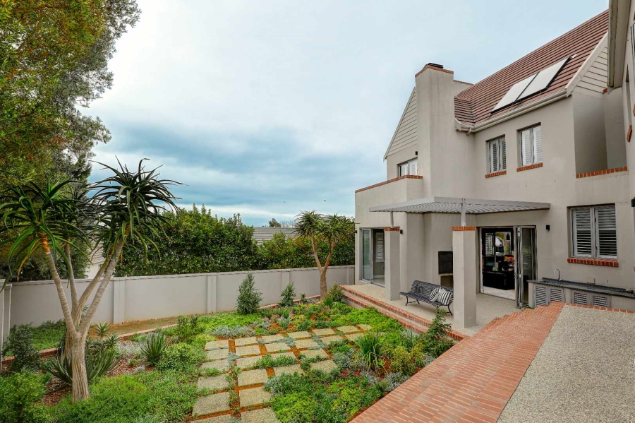 4 Bedroom Property for Sale in Kanonberg Western Cape